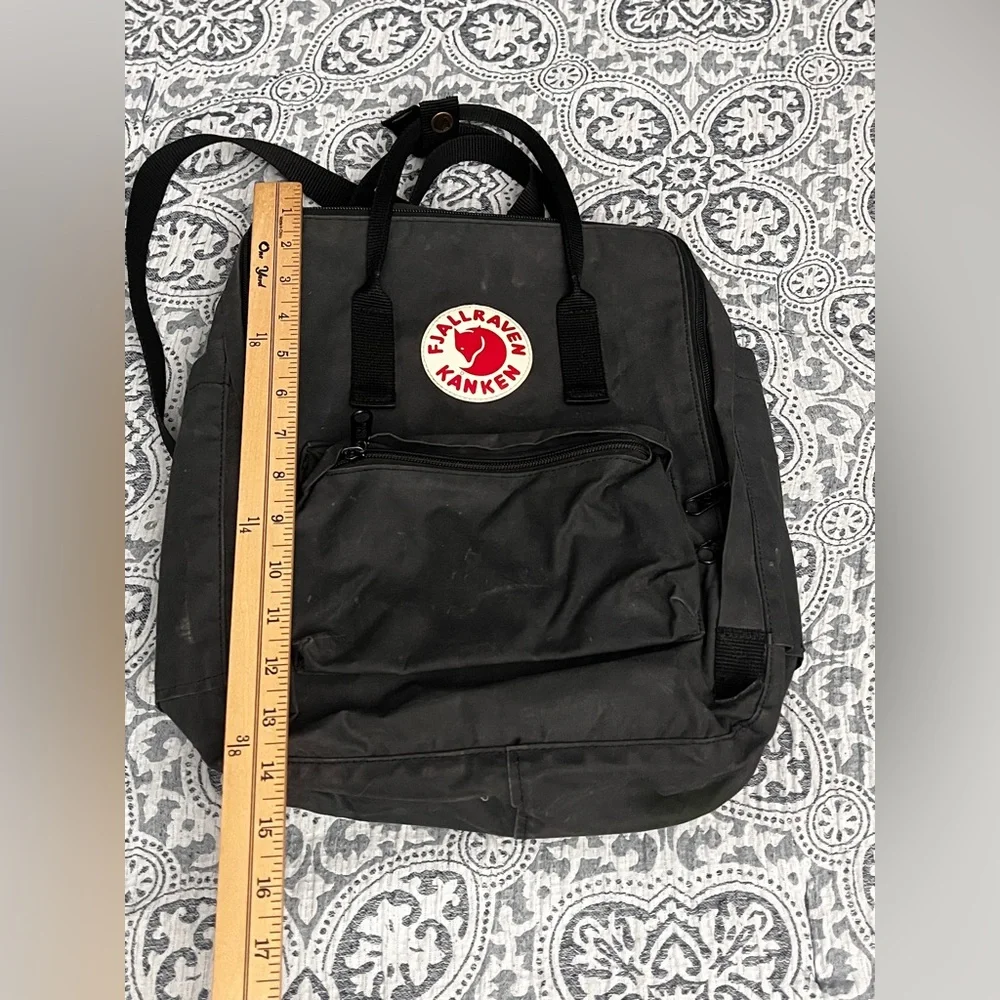 Fjall Raven KÅNKEN Charcoal EVERYDAY OUTDOOR Backpack - Picture 6 of 14
